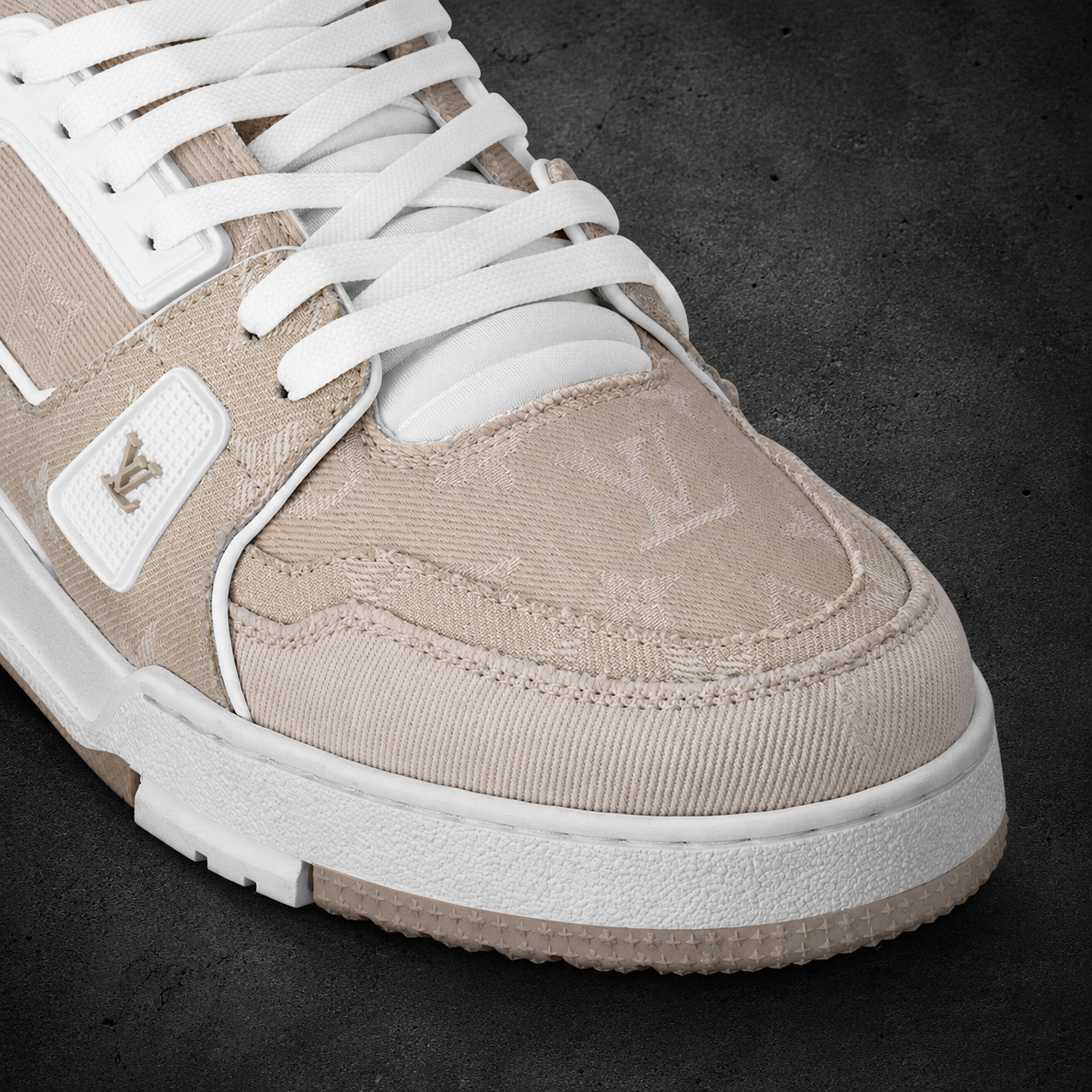 Tenis LV