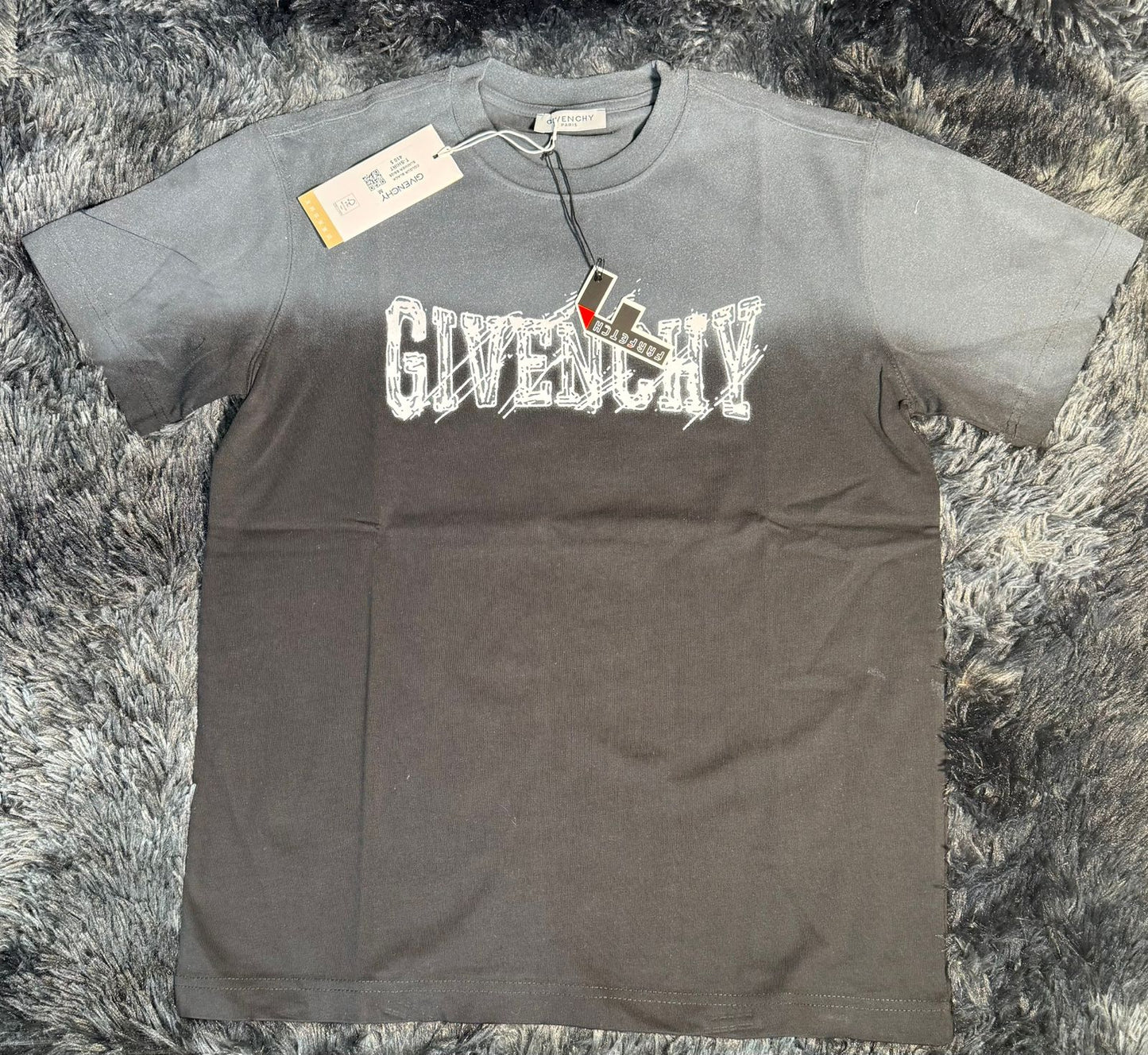 GIVENCHY