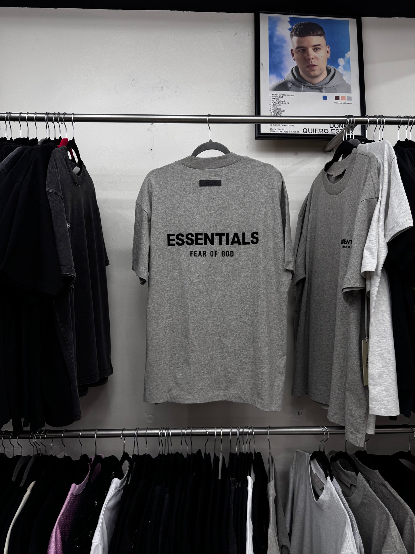 Essentials SS22