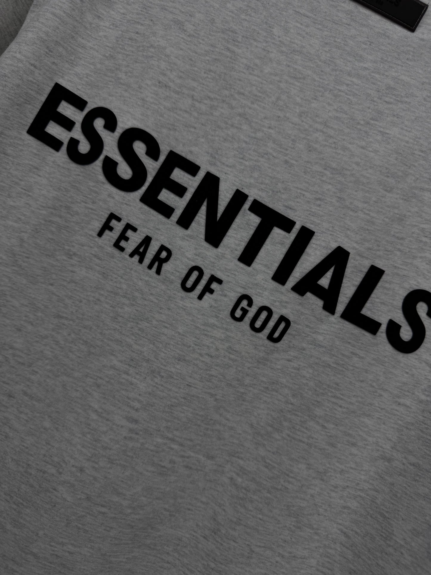 ESSENTIALS SS22