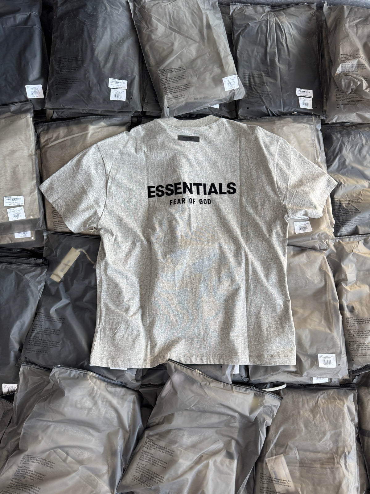 ESSENTIALS SS22 BLANCO