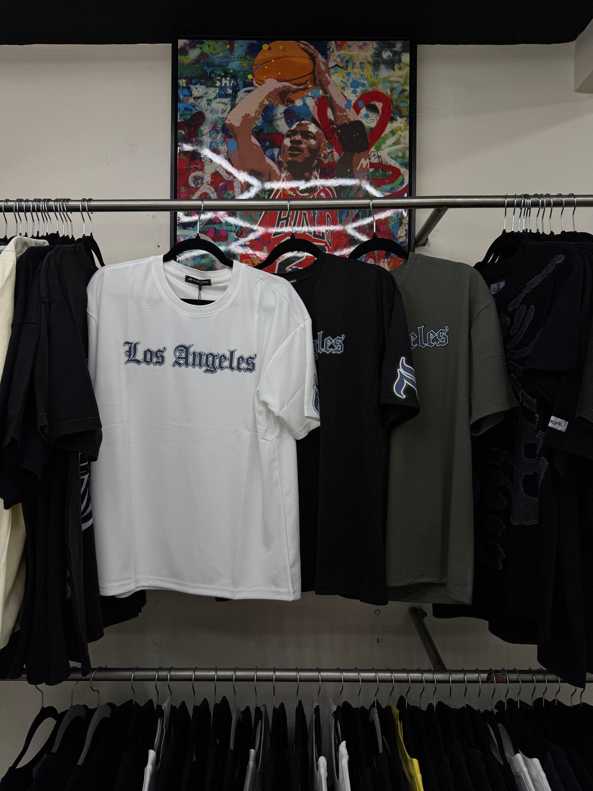 Playera Be Good Miracle Los Angeles Gothic Logo