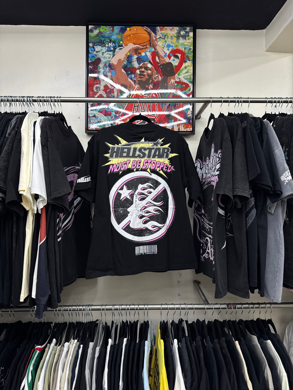 Playera Hellstar Breaking News Negra