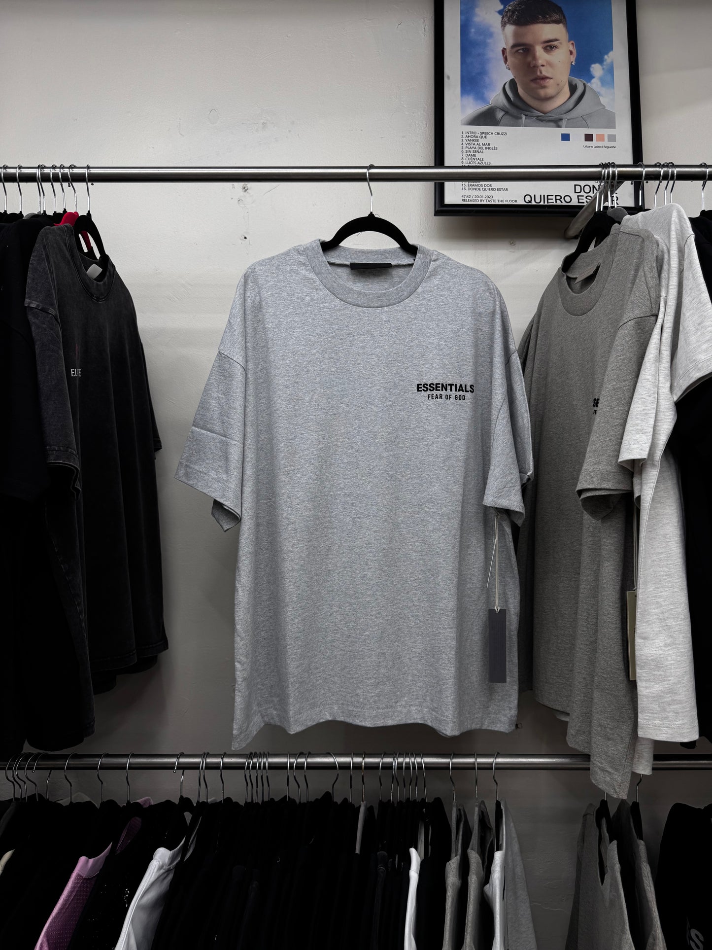 ESSENTIALS SS23