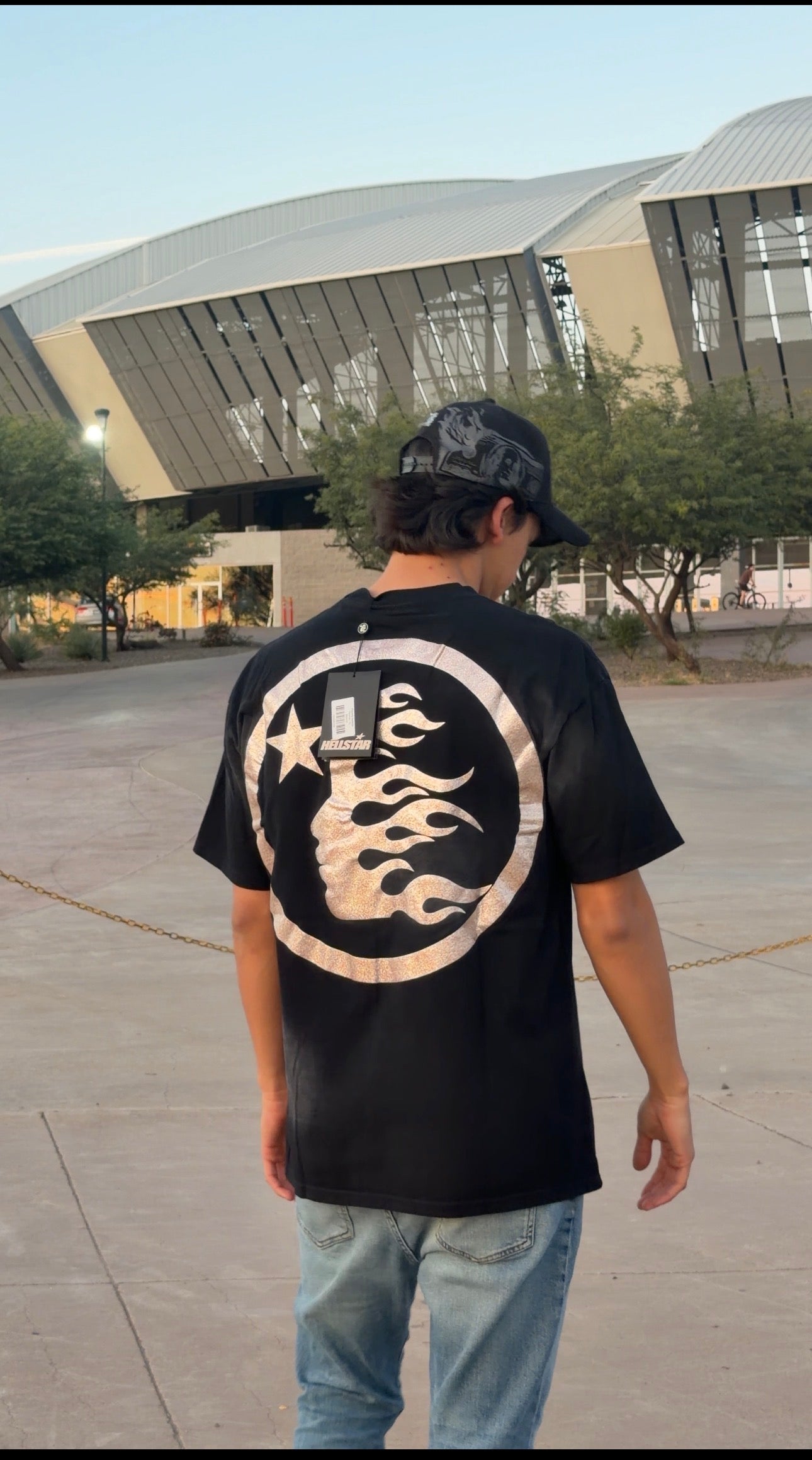 Hellstar Negra Con Brillos En El Logo