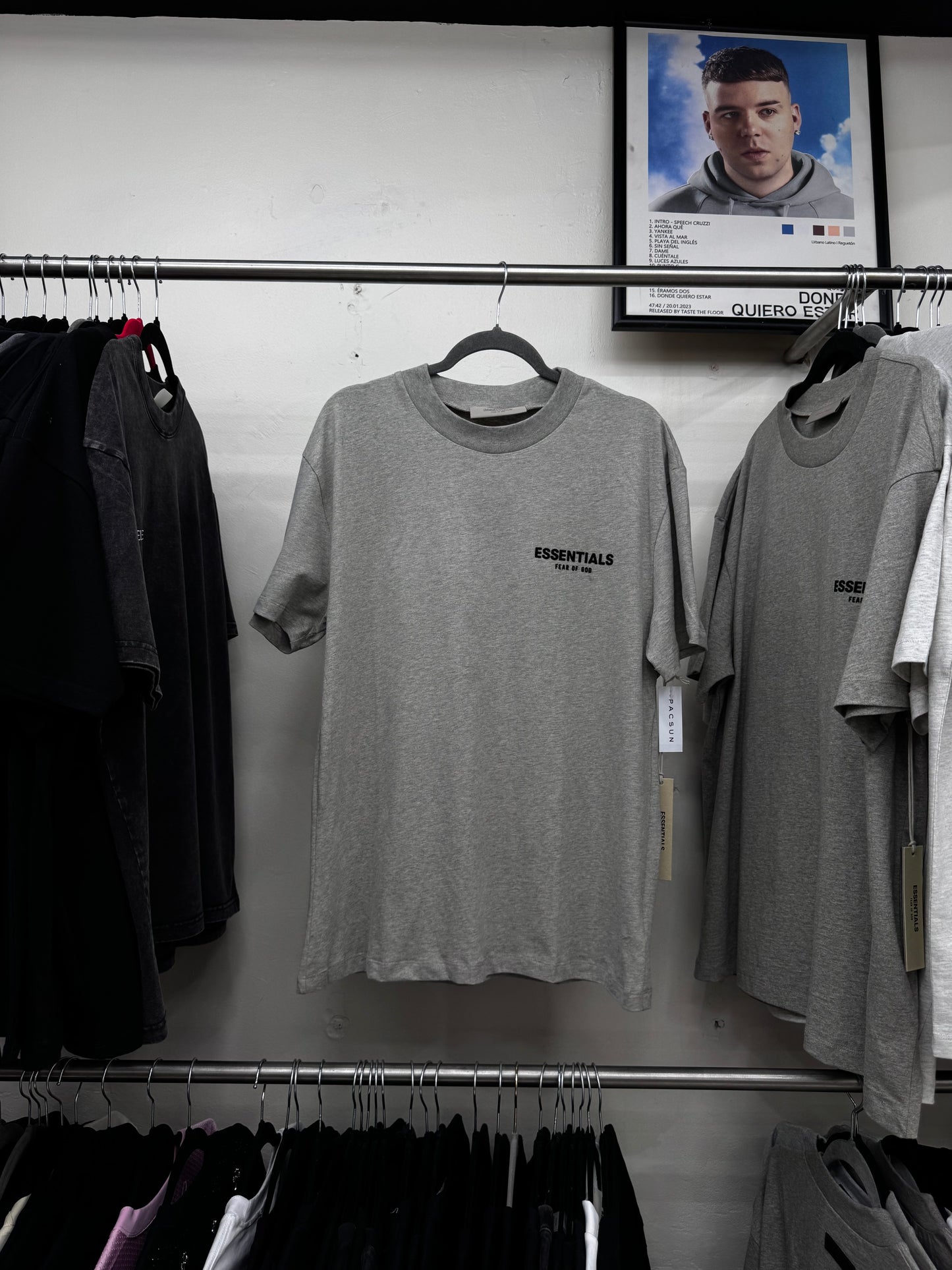 Essentials SS22