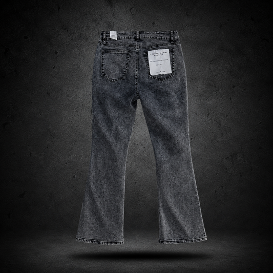 Pantalón “Flared Jeans”