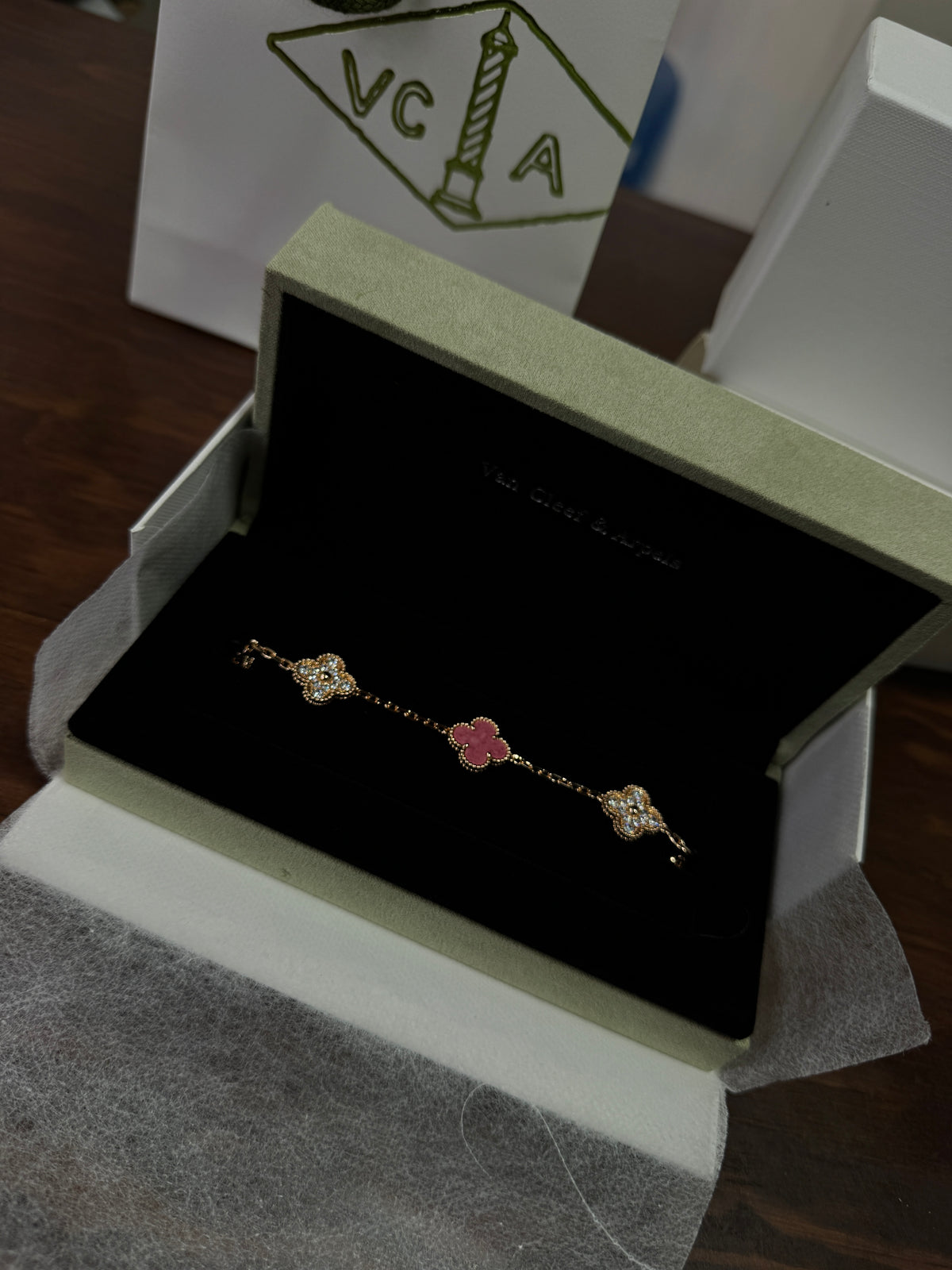 Pulsos VC de plata ley .925 con baño de oro en 18k
