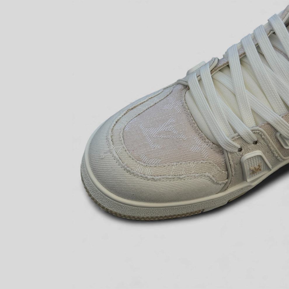 Tenis LV