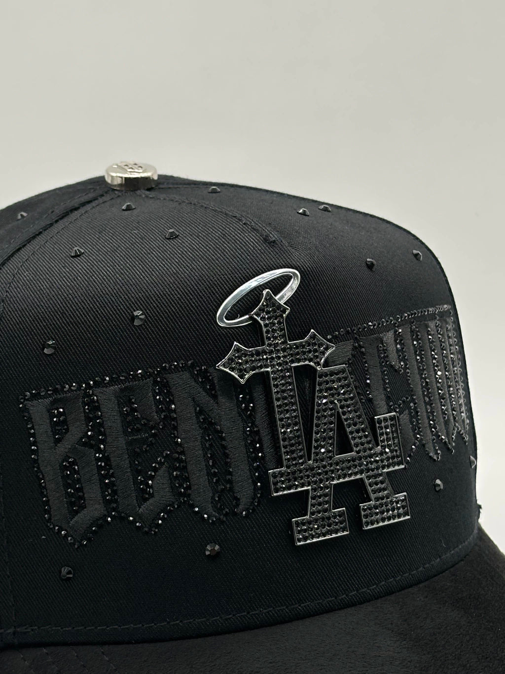 Bigg boss "la bendecido cruz"