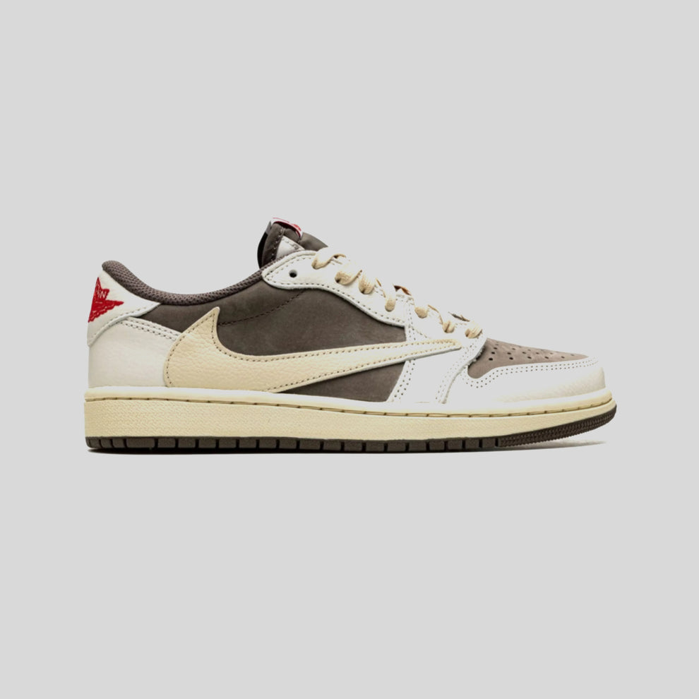 Air Jordan 1 x Travis Scott reverse en moca