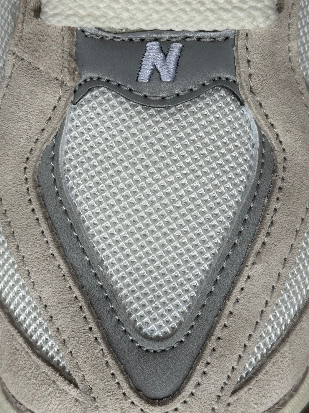 New Balance 9060 Blanco Crudo
