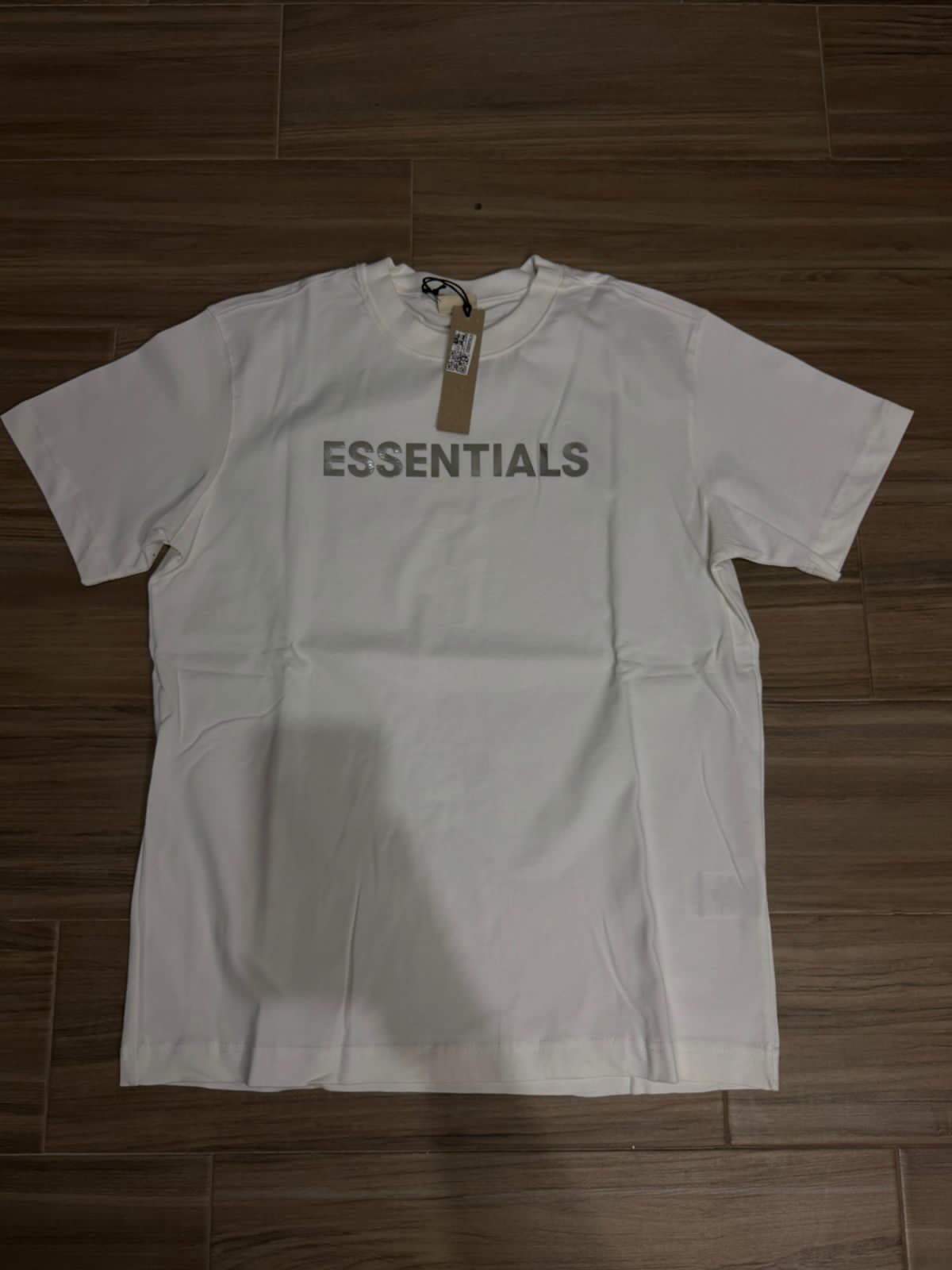 PLAYERA ESSENTIALS