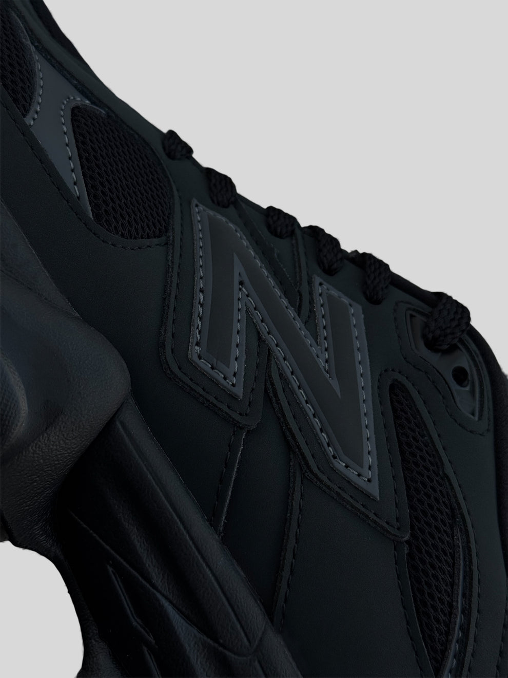 New Balance 9060 en negro Monocromatico