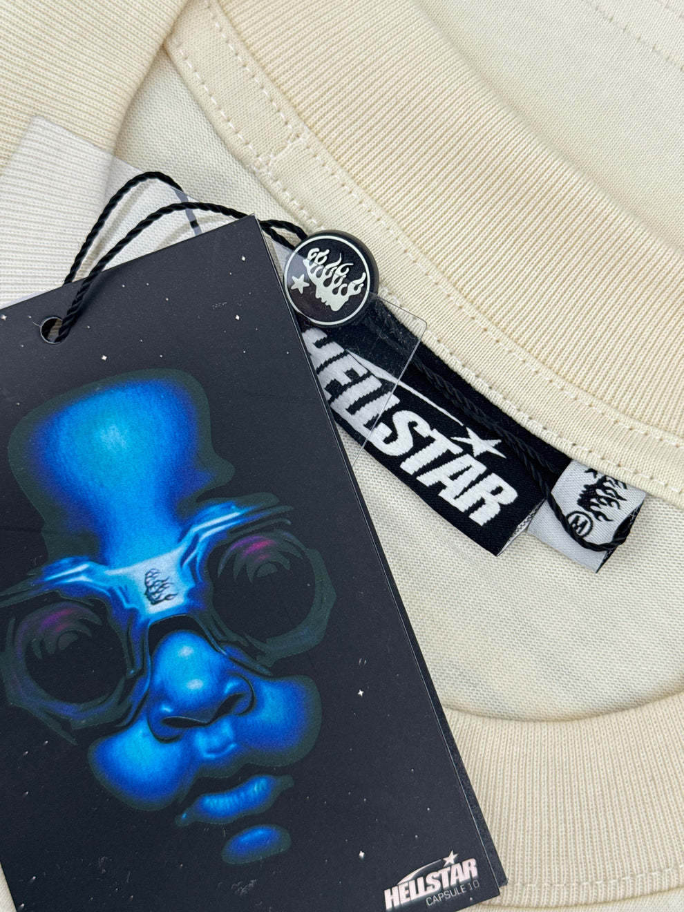 Playera Hellstar Studios Vintage Crema