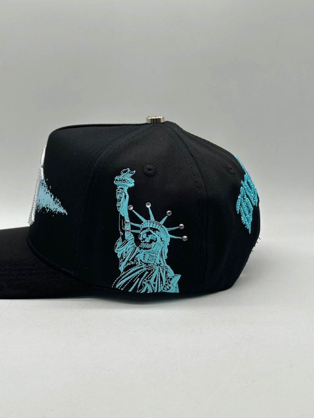 GORRA BIGG BOSS // NEW YORK TIFANI