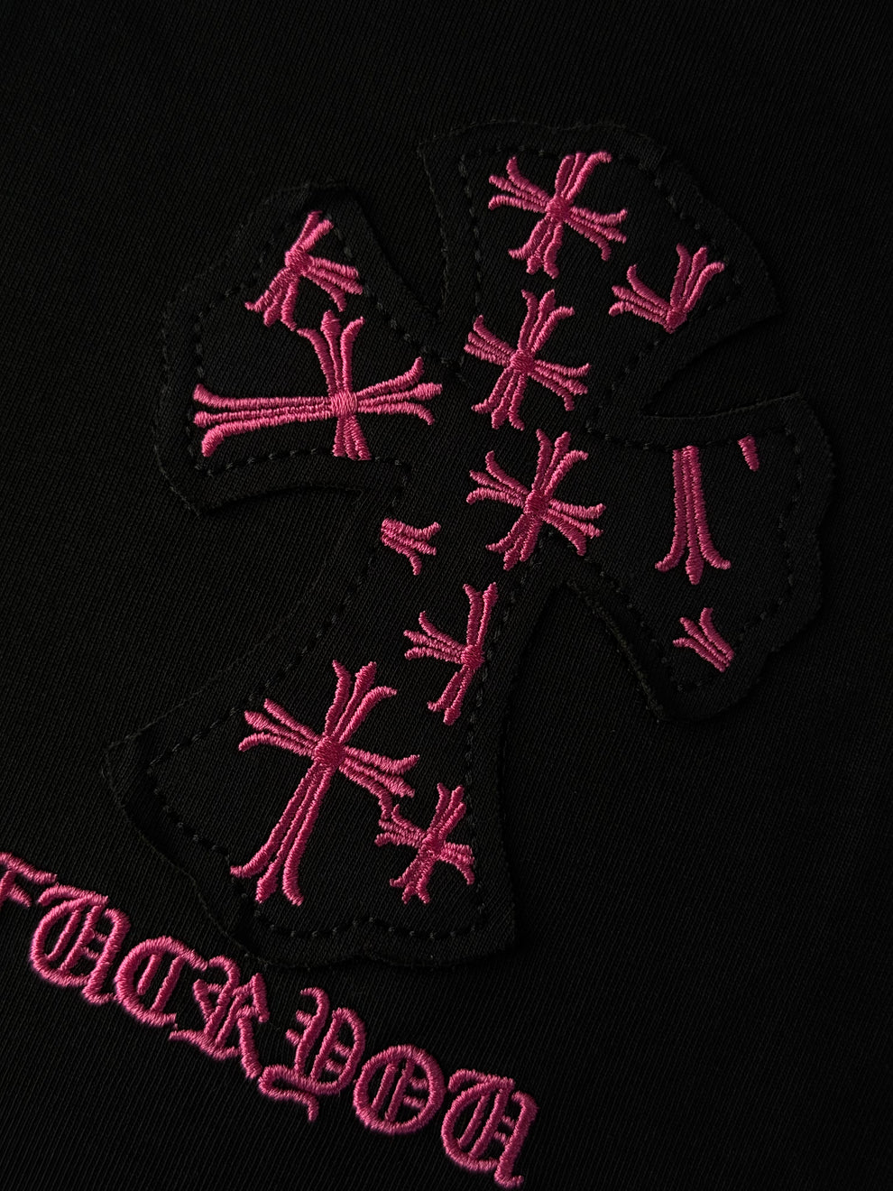 Cruz Gotica Con Rosa En La Parte Posterior