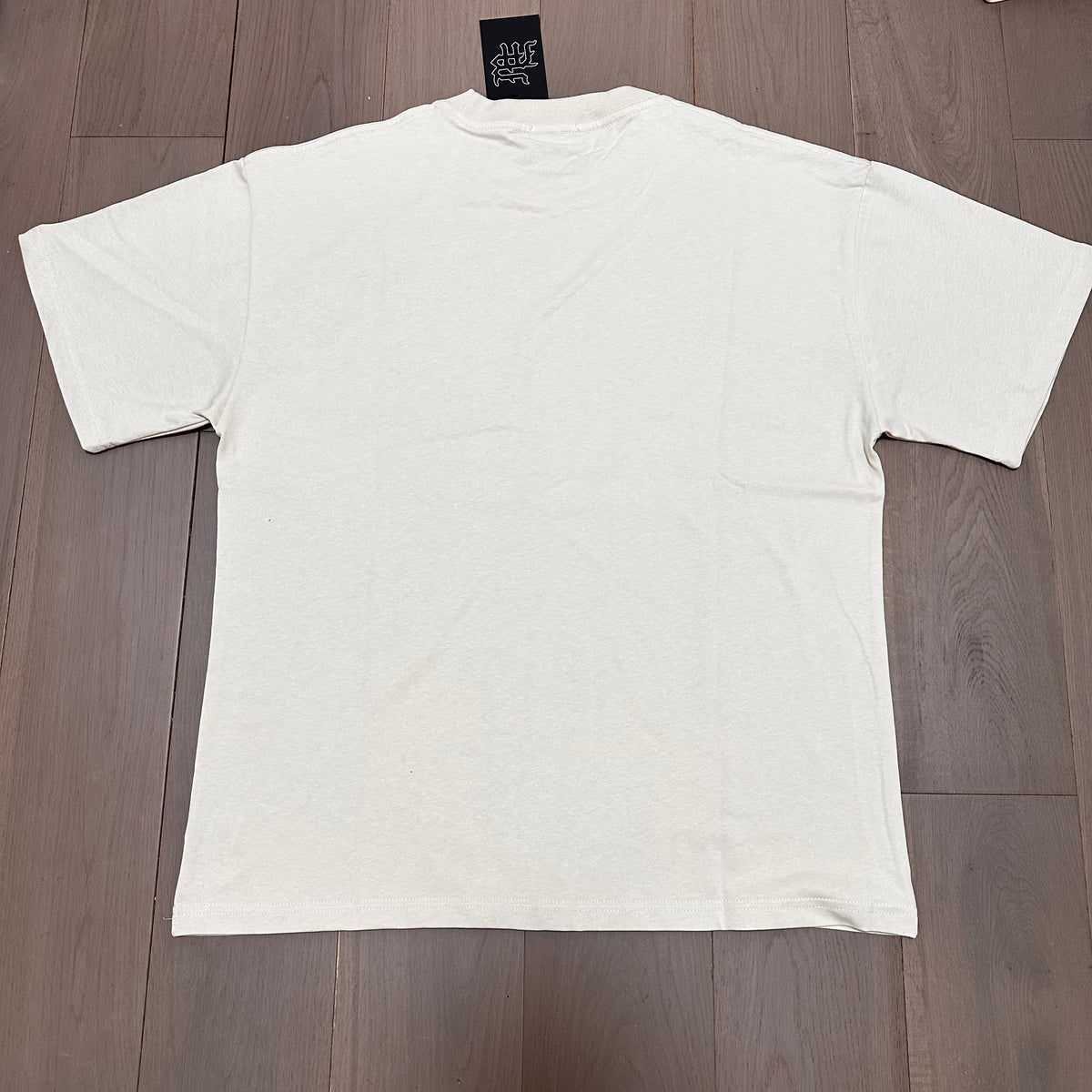 Playera Mixed Emotion – Dark Horse Angel Cream